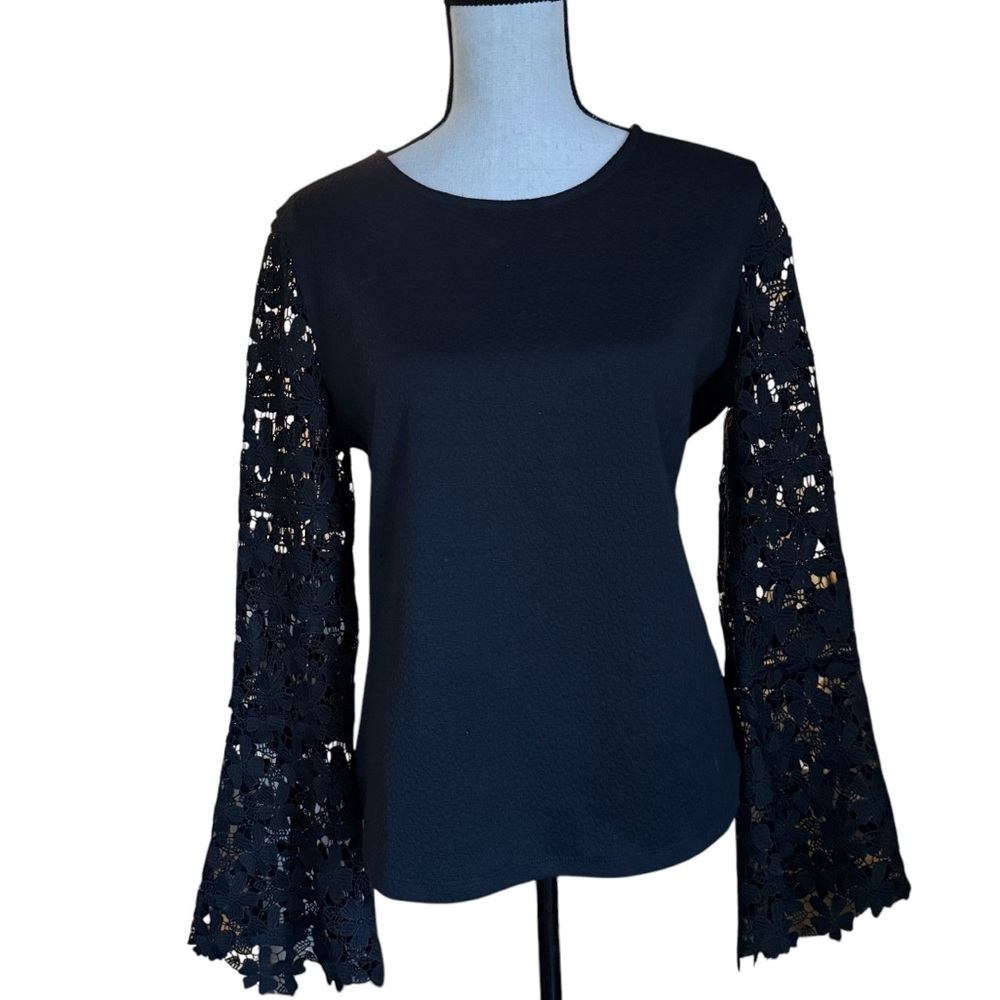 Eri + Ali anthropologie business casual Elegant floral bell Sleeve Top blouse